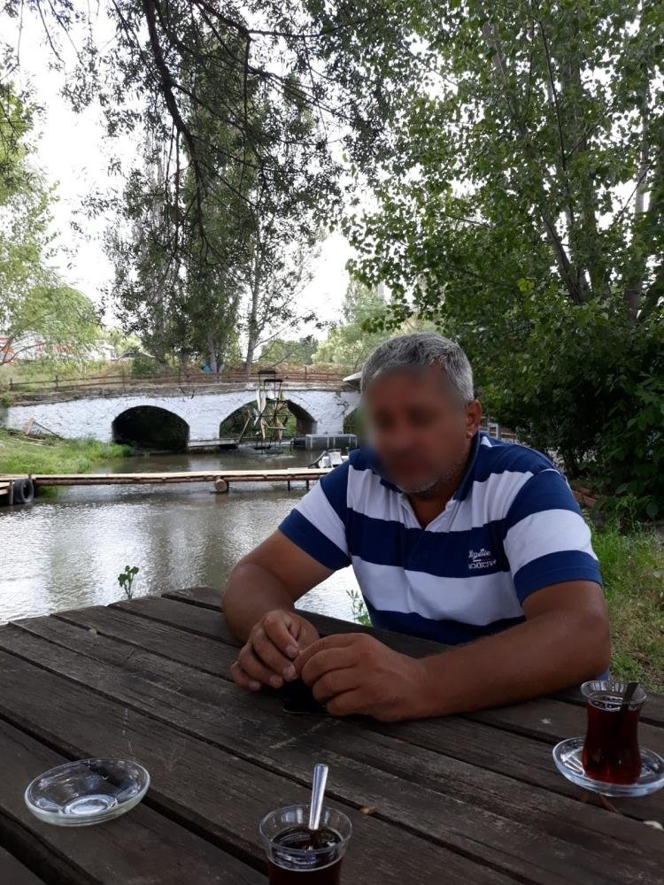 Tartıştığı karı kocayı tarlada tüfekle öldürdü