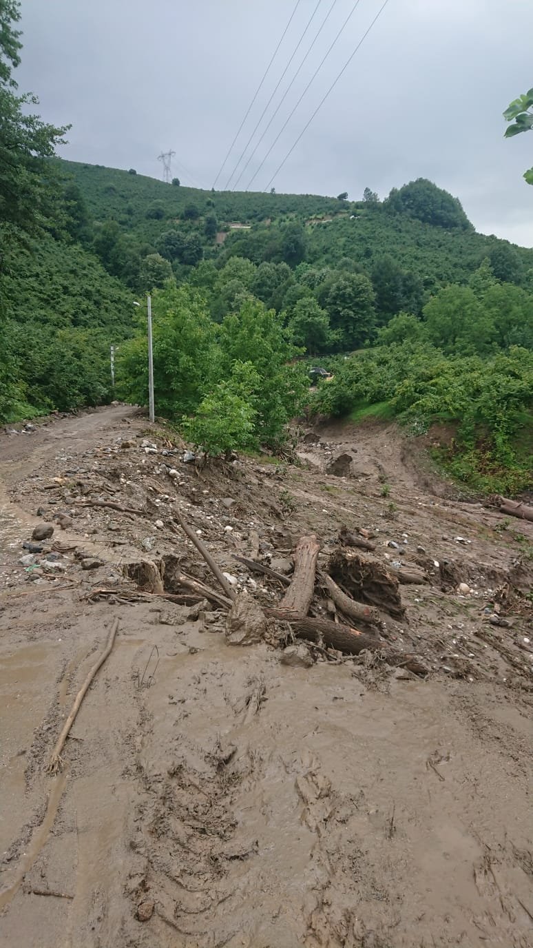 Taşburun'u vuran selden son anda kurtuldular