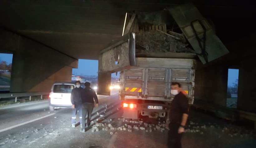tasidigi-500-bin-liralik-makineyi-kopruye-carpip-parcaladitdbdtvlumw