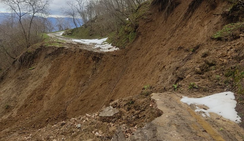 Taşyatak'ta heyelan