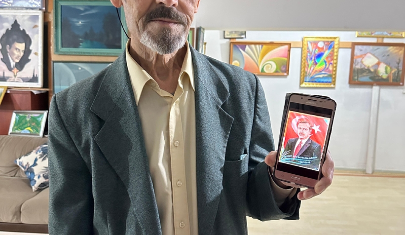 Tatar ressam, sanatını Sakarya'da sürdürüyor