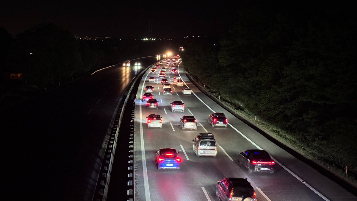 Tatil Bitti Çile Başladı Gece Saatlerinde Trafik Alarmı