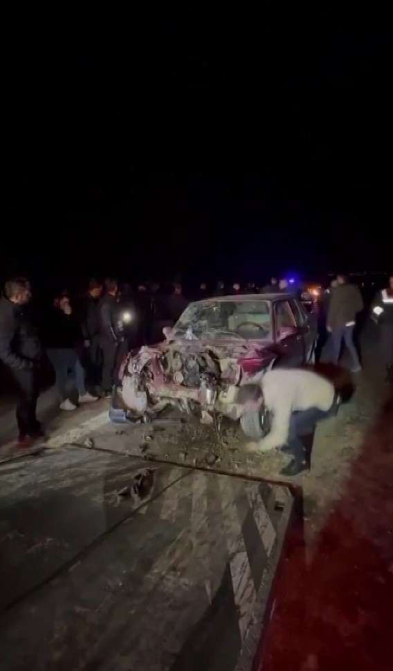 Taziyeden dönerken kaza yaptılar: 1 ölü, 1 yaralı