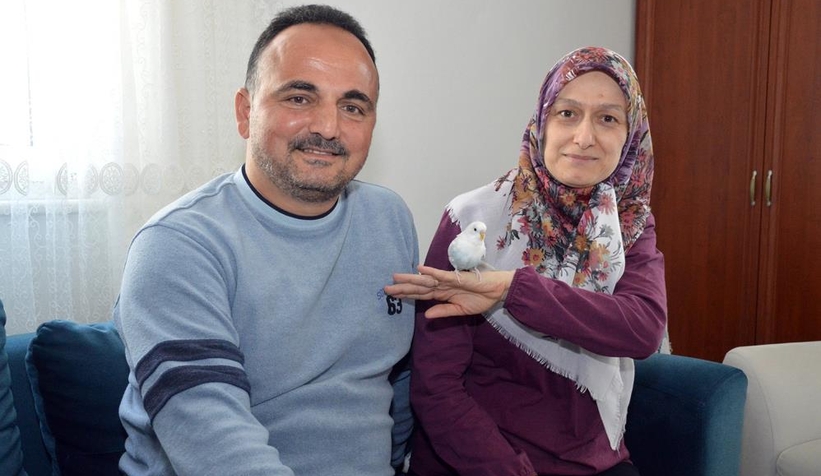 Tekbir getiren muhabbet kuşu şaşırtıyor