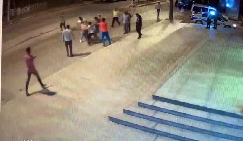 Tekme ve yumruklar havada uçuştu