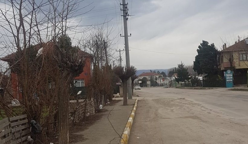Tel koptu mahalle elektriksiz kaldı