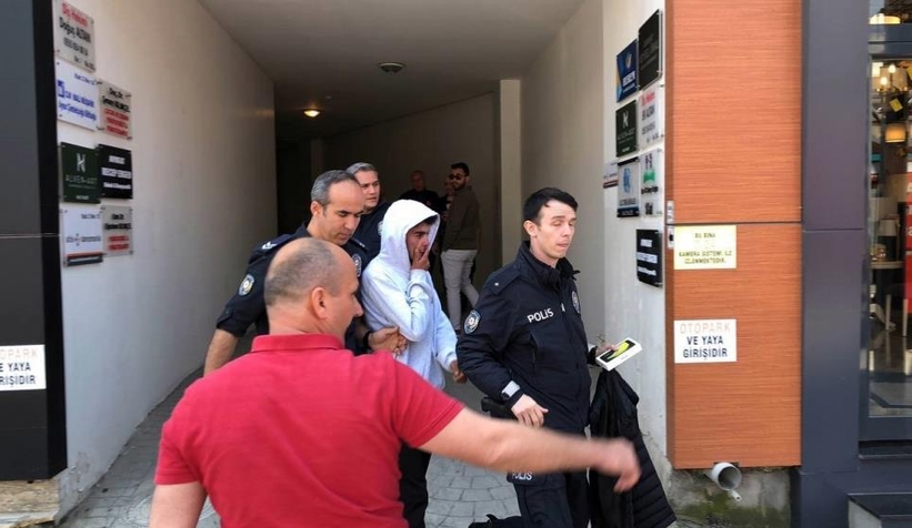 Telefonu çalınınca çatıya çıktı