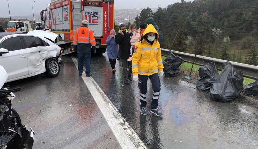 TEM'de 10 araç birbirine girdi: 3 yaralı