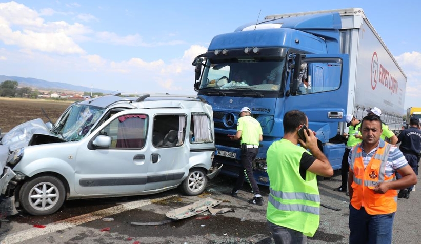 tem-de-6-arac-birbirine-girdi-8-yaralia2vja3lfzg