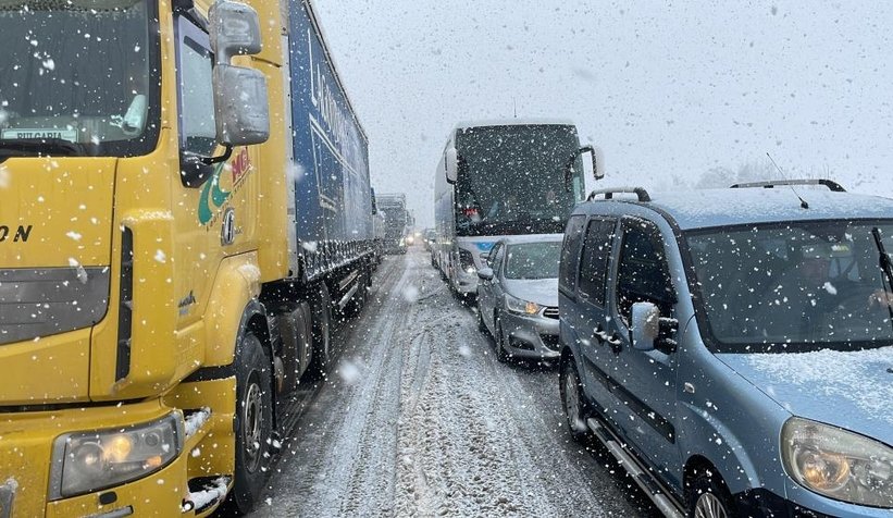 TEM'de 7 araç birbirine girdi