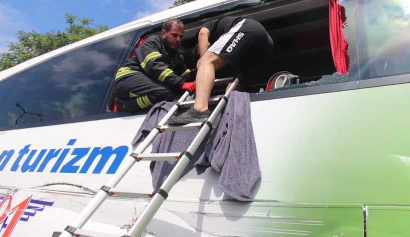 TEM'de büyük kaza, 11 araç birbirine girdi