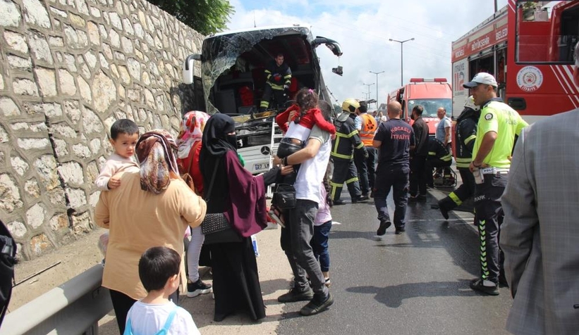 TEM'de büyük kaza, 11 araç birbirine girdi