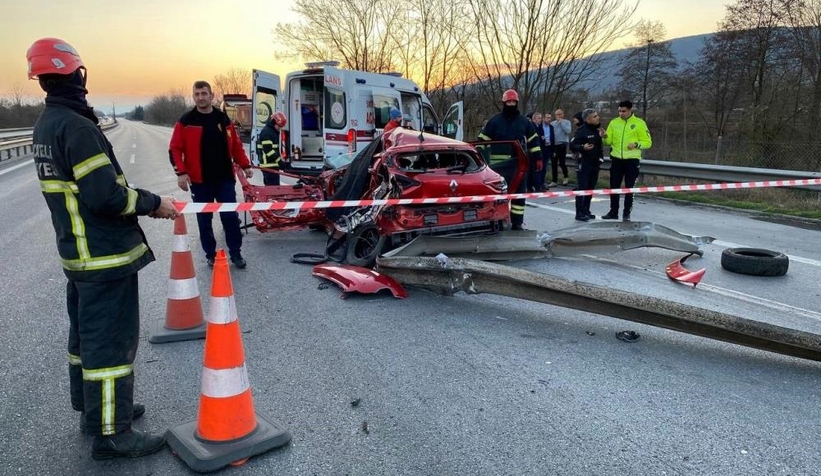 Karşı yöne geçen tır otoyolu savaş alanına çevirdi: 1 ölü, 1 yaralı