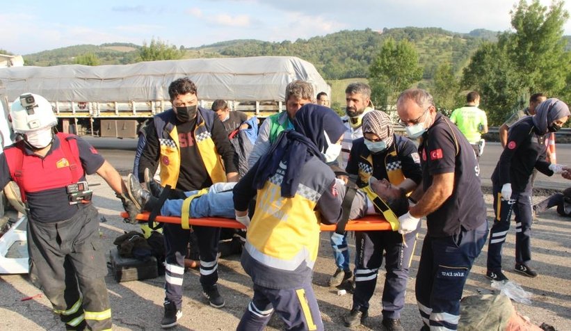 TEM'de can pazarı: 8 yaralı