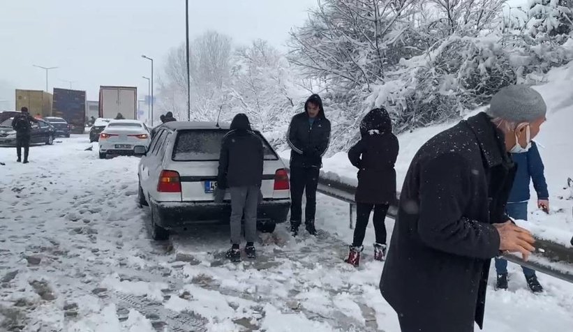 tem-de-cok-sayida-arac-birbirine-girdithj6nzlqsj