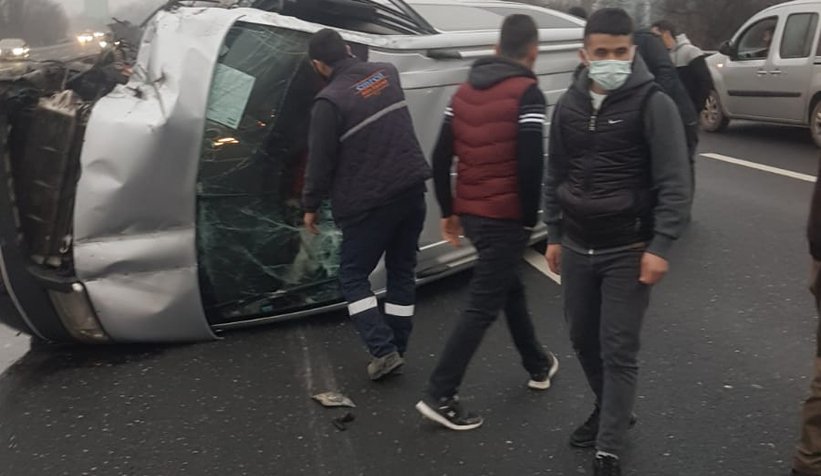 TEM'de feci kaza: 1'i ağır 5 yaralı