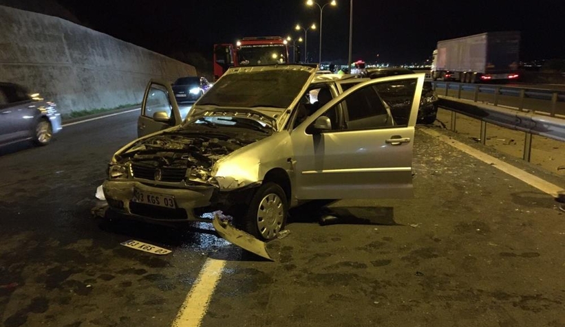 TEM'de Feci Kaza 1'i bebek 5 Yaralı otomobilden fırlayan bebek aracı ise yürek burktu
