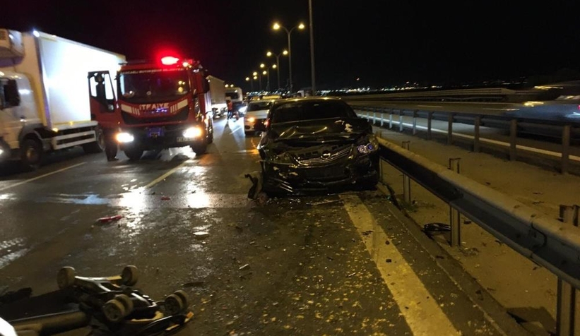 TEM'de Feci Kaza 1'i bebek 5 Yaralı otomobilden fırlayan bebek aracı ise yürek burktu