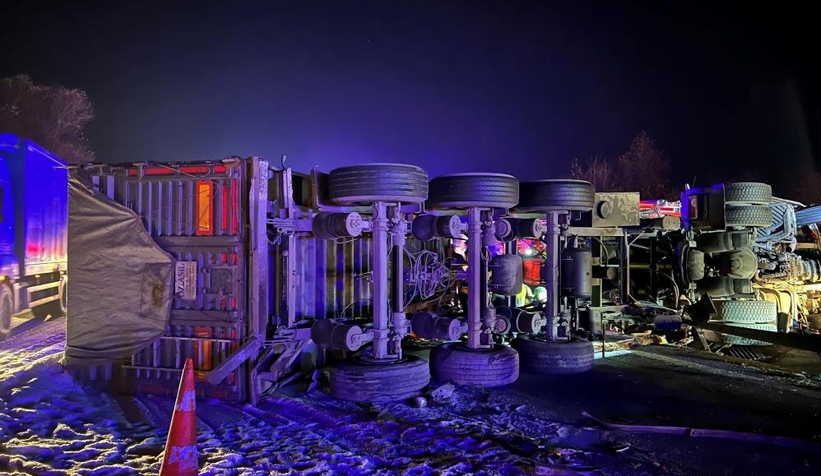 TEM'de feci kaza; Sürücü can verdi