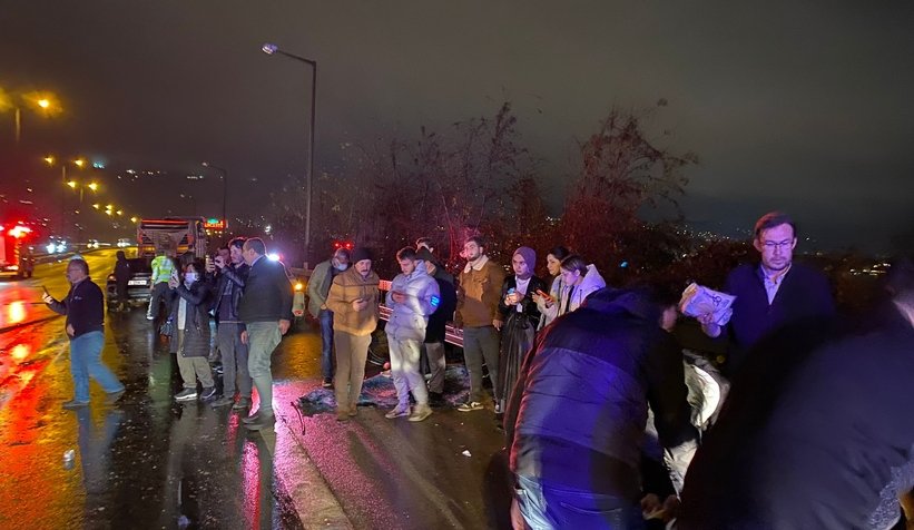 TEM'de yolcu otobüsü kamyona çarptı