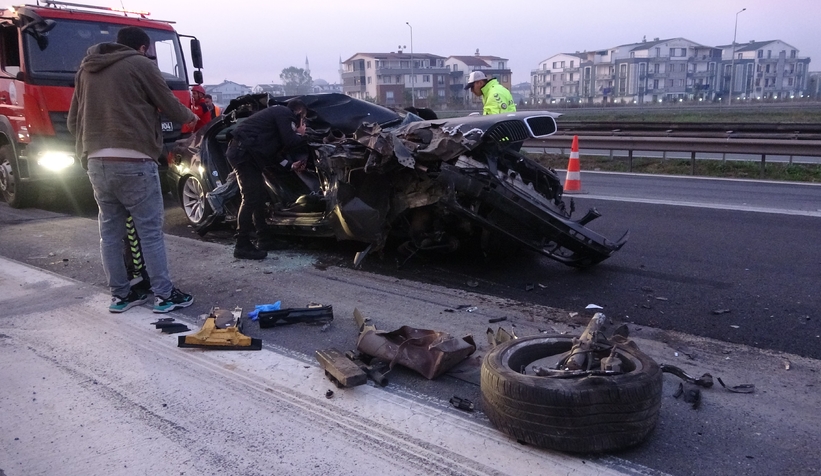 TEM'de korkunç kaza: 1 ölü, 2 yaralı