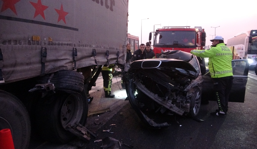 TEM'de korkunç kaza: 1 ölü, 2 yaralı