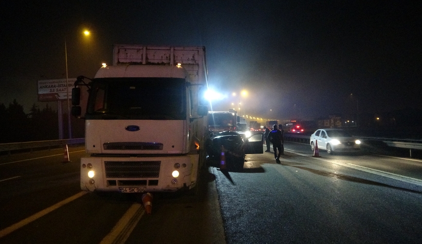 TEM'de korkunç kaza: 1 ölü, 2 yaralı