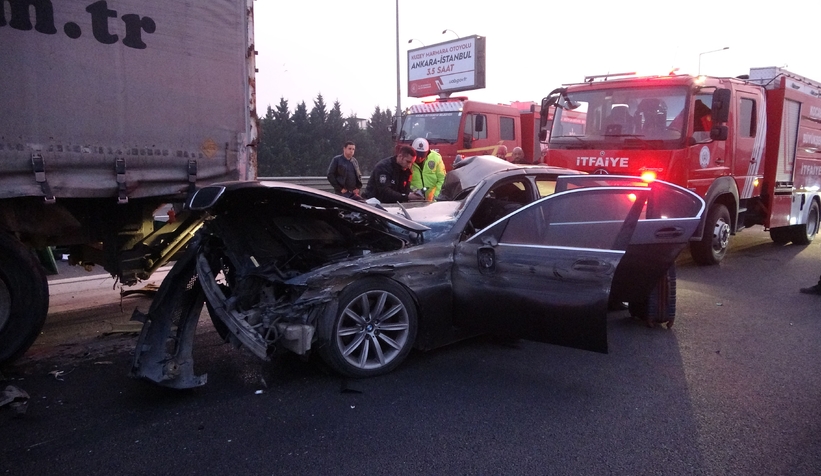 TEM'de korkunç kaza: 1 ölü, 2 yaralı