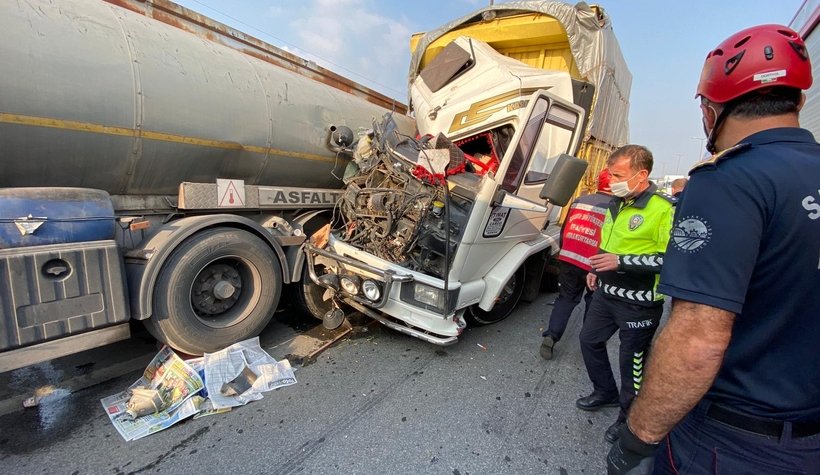 TEM'de korkunç kaza, lastiğin altında can verdi