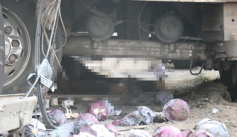 TEM'de korkunç kaza, lastiğin altında can verdi