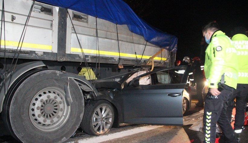TEM'de korkunç kaza:1 ölü, 1 yaralı