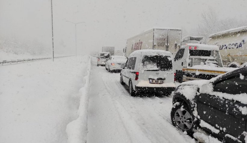 TEM otoyolu çift yönlü ulaşıma kapandı