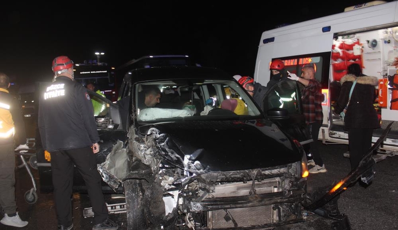 TEM Otoyolu'nda feci kaza: 2 ölü, 7 yaralı