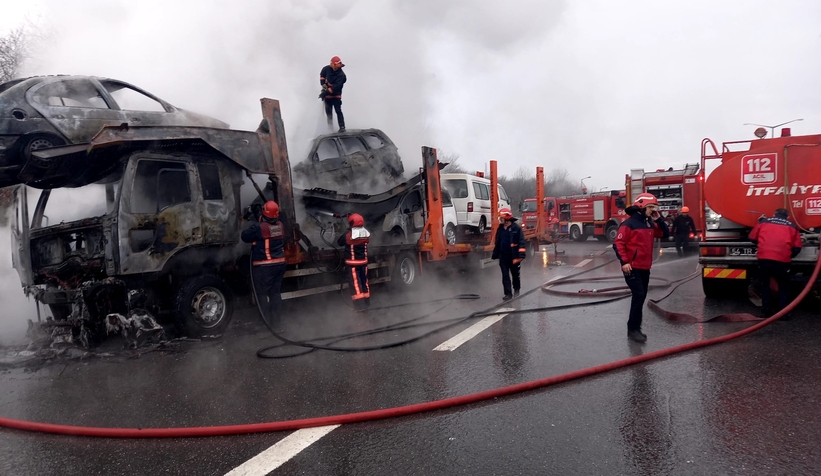 TEM Otoyolu'nda tır yandı 6 araç küle döndü
