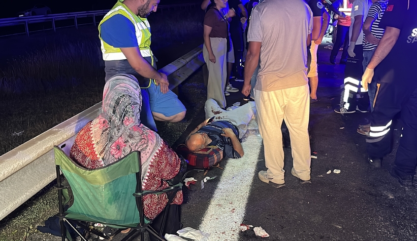 TEM Otoyolunda 5 araçlı kaza:14 yaralı