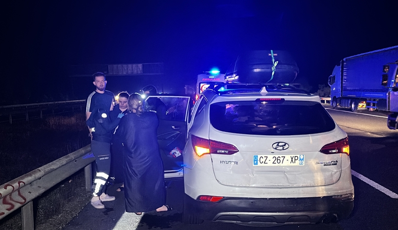 TEM Otoyolunda 5 araçlı kaza:14 yaralı