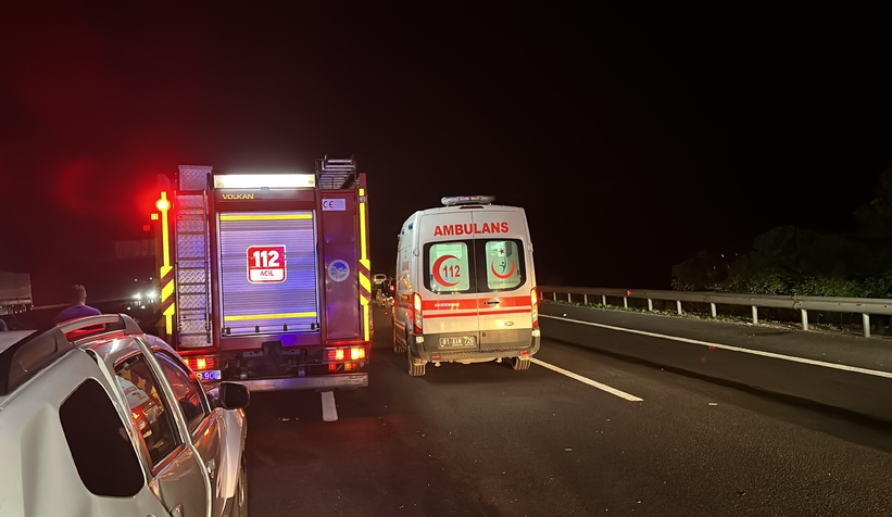 TEM Otoyolunda 5 araçlı kaza:14 yaralı