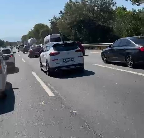 TEM Otoyolu’nda feci kaza