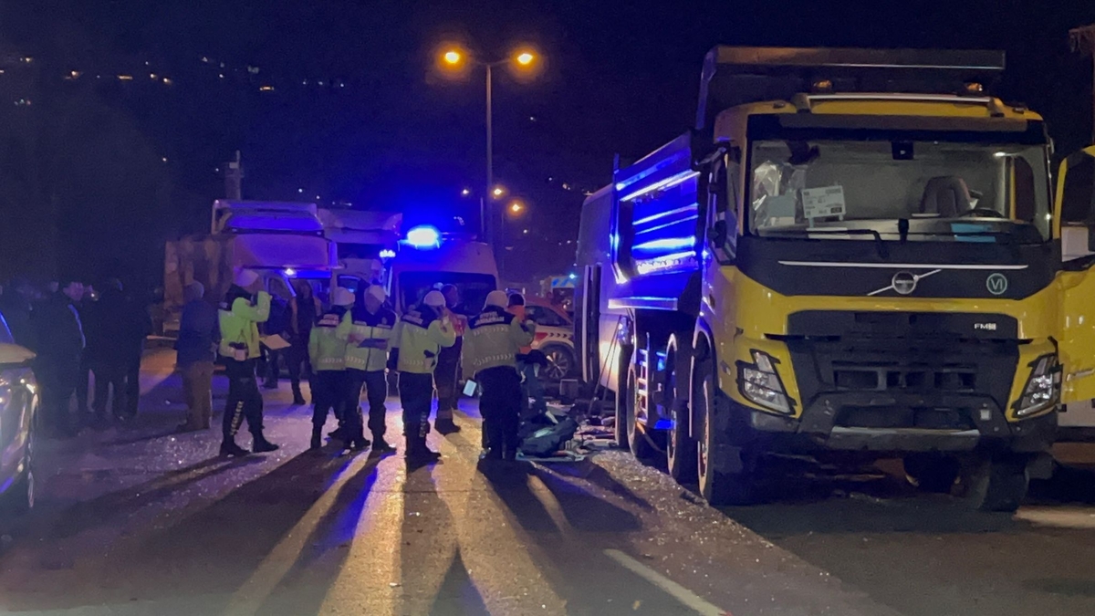 Otoyolda zincirleme kaza: 1 ölü, 27 yaralı