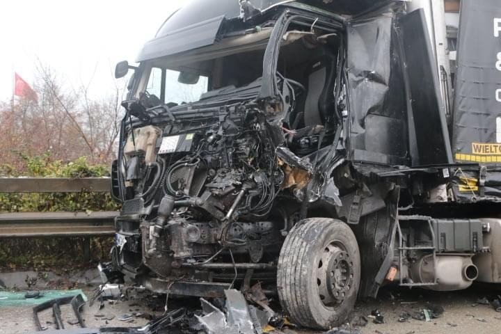 TEM' peş peşe kazalar