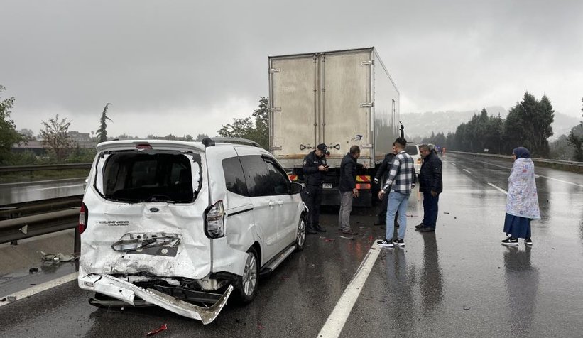 TEM Sapanca'da 27 araç birbirine girdi