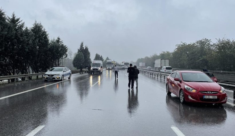 TEM Sapanca'da 27 araç birbirine girdi