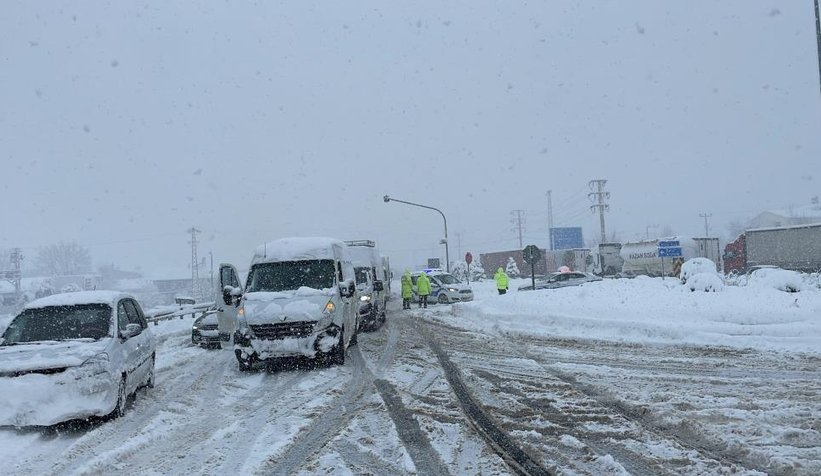 TEM ve D-100’den Ankara’ya geçişler kapatıldı