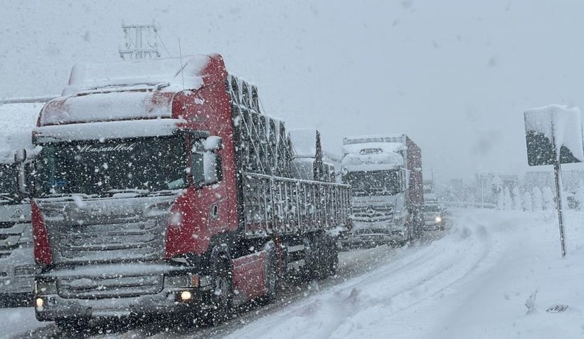 TEM ve D-100’den Ankara’ya geçişler kapatıldı