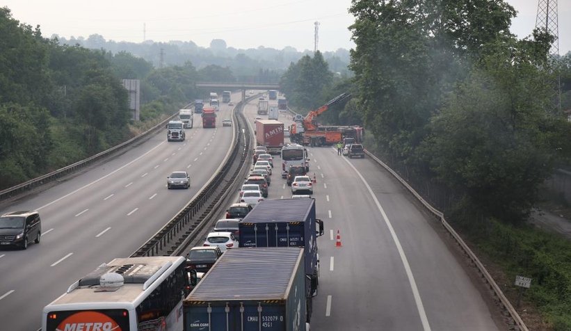 TEM’de 13 araç birbirine girdi: 5 yaralı