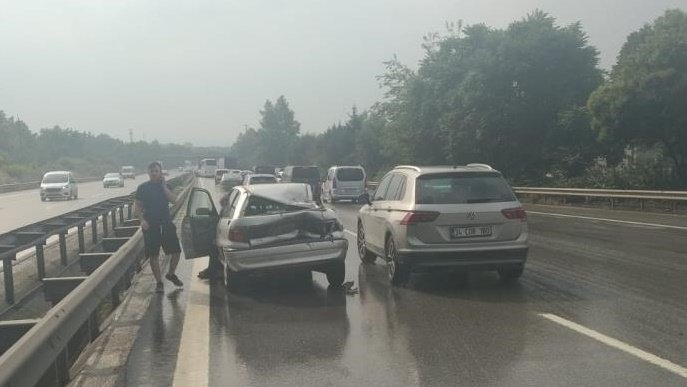 TEM’de 13 araç birbirine girdi: 5 yaralı