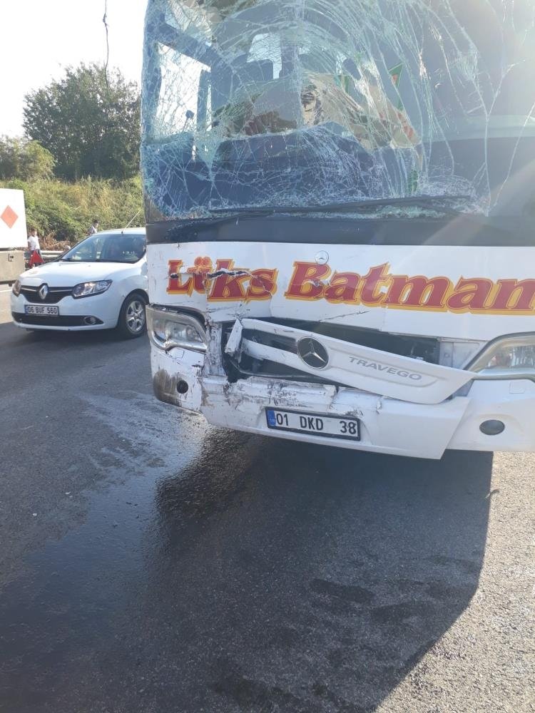 TEM’de 7 aracın karıştığı zincirleme kaza: 10 yaralı