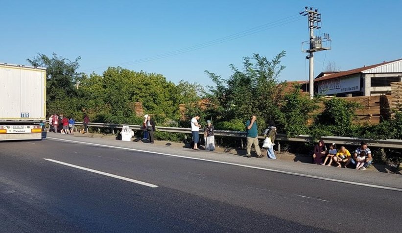 TEM’de 7 aracın karıştığı zincirleme kaza: 10 yaralı