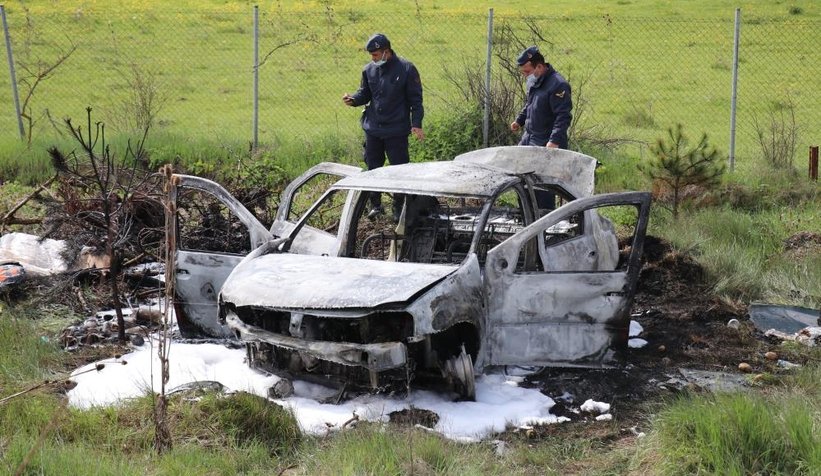 TEM’de kaza yapan araç yanarak küle döndü