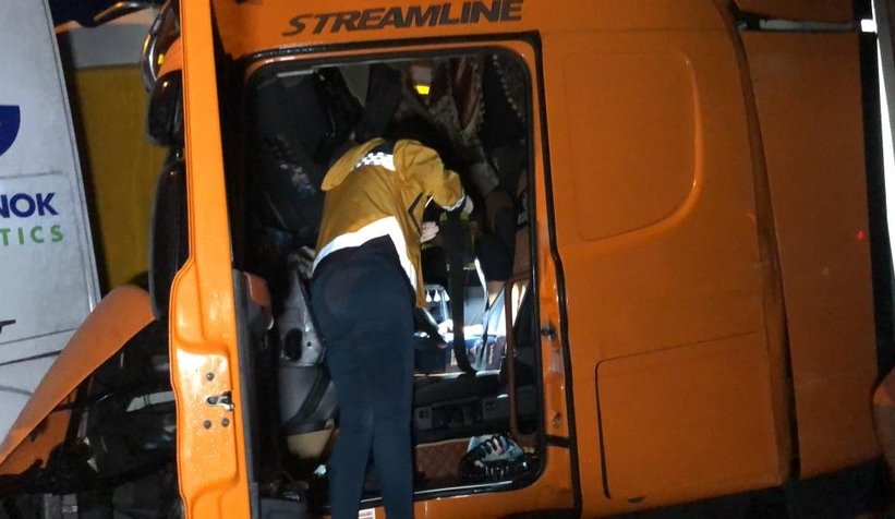 TEM’de makaslayan tır felaketİ 30 araç birbirine girdi